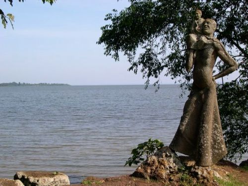 statuesquevictoria statuesquevictoria